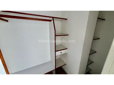 Apartamento de 3 alcobas en venta en Laureles, Medellín, 130 m² · foto 10 de 14