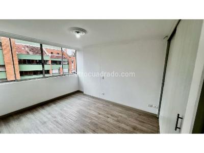 Apartamento de 3 alcobas en venta en Laureles, Medellín, 130 m² · foto 11 de 14