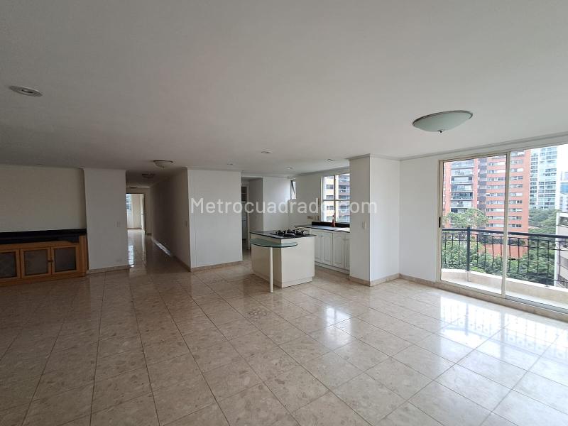 Apartamento Amplio de 3 Alcobas con Vistas Panorámicas en Loma de Los Parra