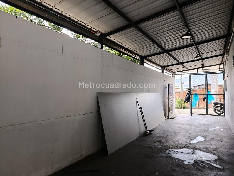 Local Comercial en Arriendo, Niquia, Bello – další