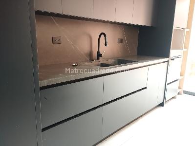 Casa de 3 alcobas en arriendo en Loma Del Escobero Envigado, Envigado, 310 m² · foto 9 de 20