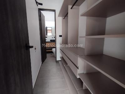 Casa de 3 alcobas en arriendo en Loma Del Escobero Envigado, Envigado, 310 m² · foto 13 de 20