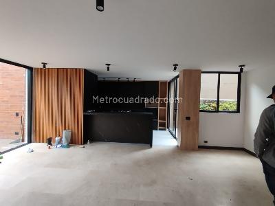Casa de 3 alcobas en arriendo en Loma Del Escobero Envigado, Envigado, 310 m² · foto 20 de 20
