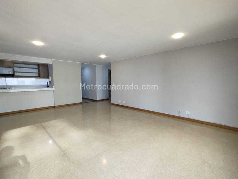 Amplio Apartamento de 2 Alcobas en Lalinde - 3