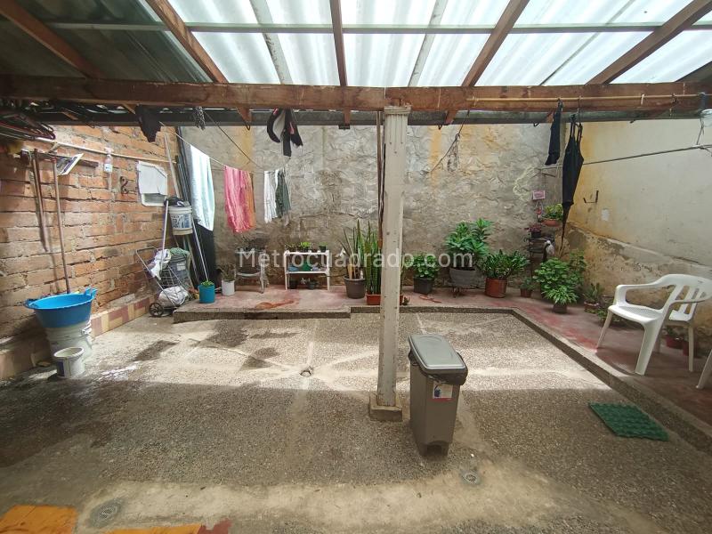 Casa Comercial Amplia en Arriendo en Prado Medellín (5 Alcobas) - 3