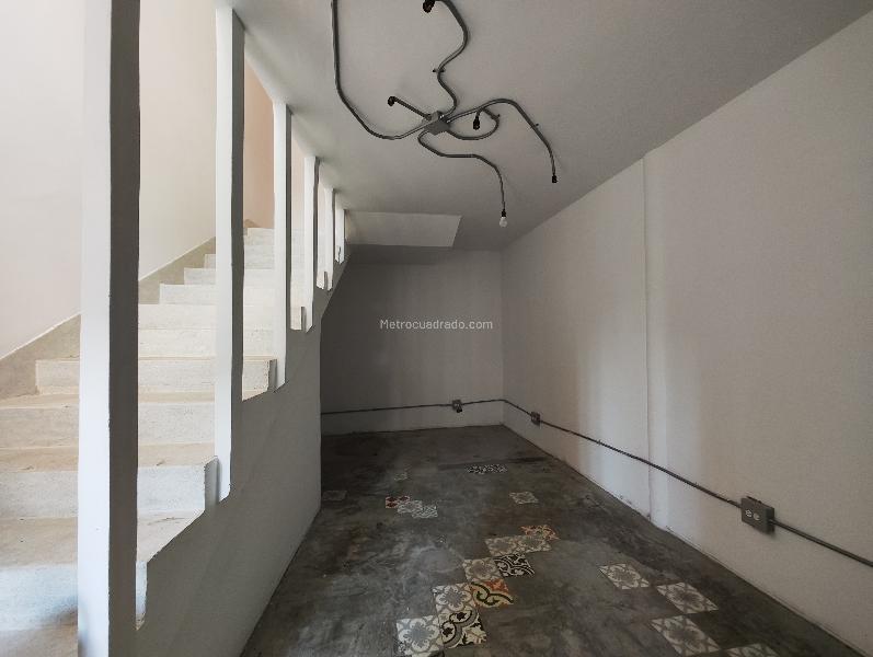 Casa Comercial de 5 Alcobas en Arriendo en Laureles (324 m²) - 7