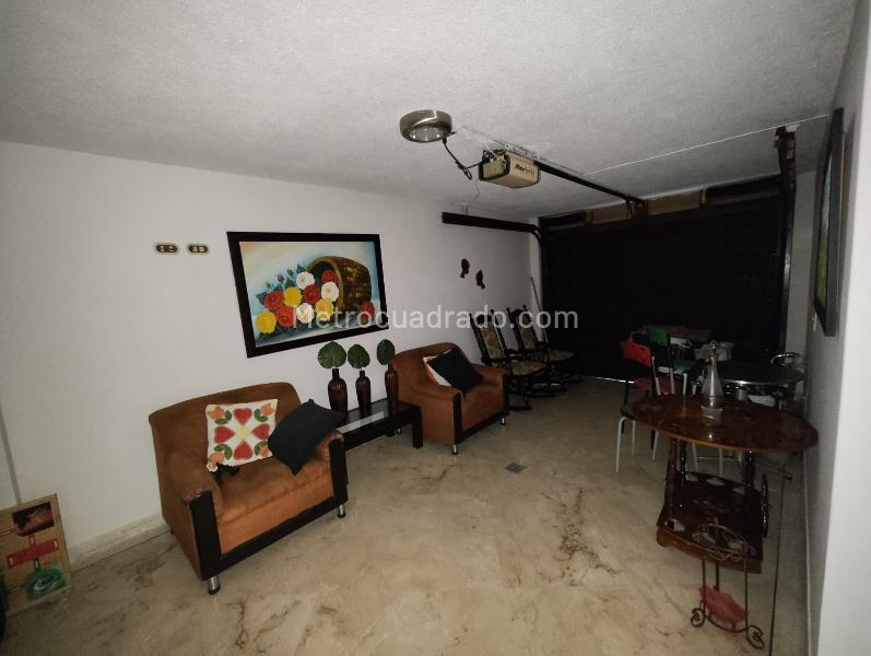 Casa Amplia de 4 Alcobas con Jacuzzi en Los Colores - 2