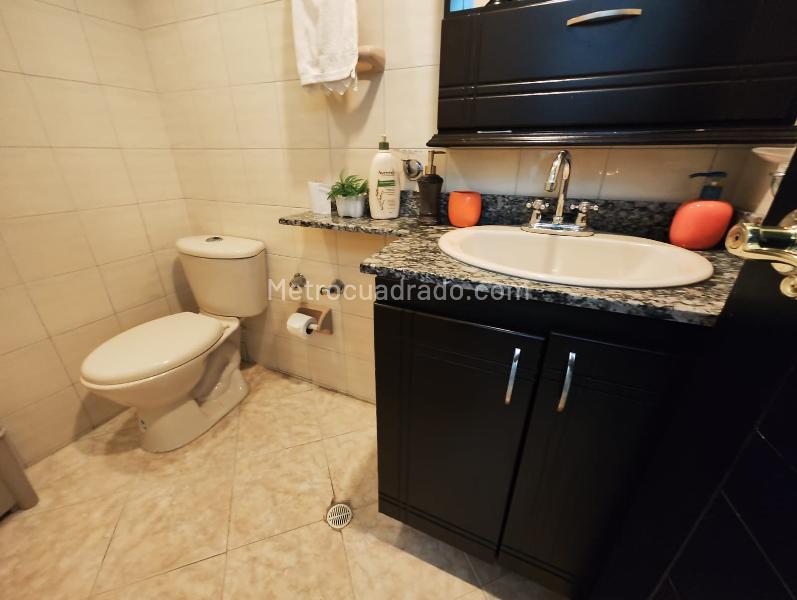 Casa Amplia de 4 Alcobas con Jacuzzi en Los Colores - 3