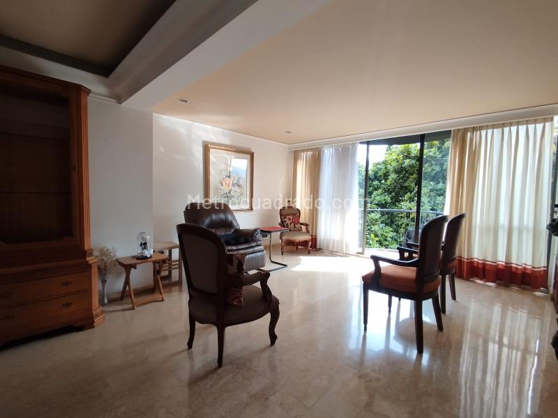 Spacious 3BR Apartment in Patio Bonito - 2