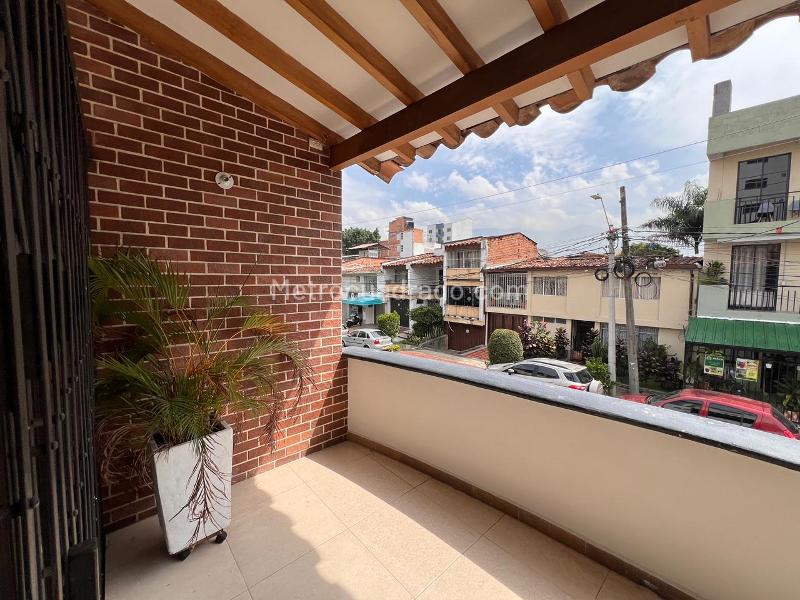 Casa Comercial para Vivir y Emprender en Florida Nueva - 2