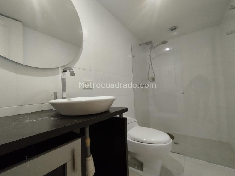 Spacious 4BR Apartment in Loma De Los Parra - 4