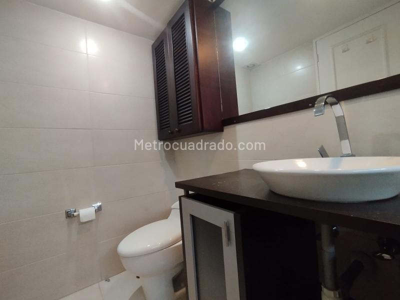 Spacious 4BR Apartment in Loma De Los Parra - 6