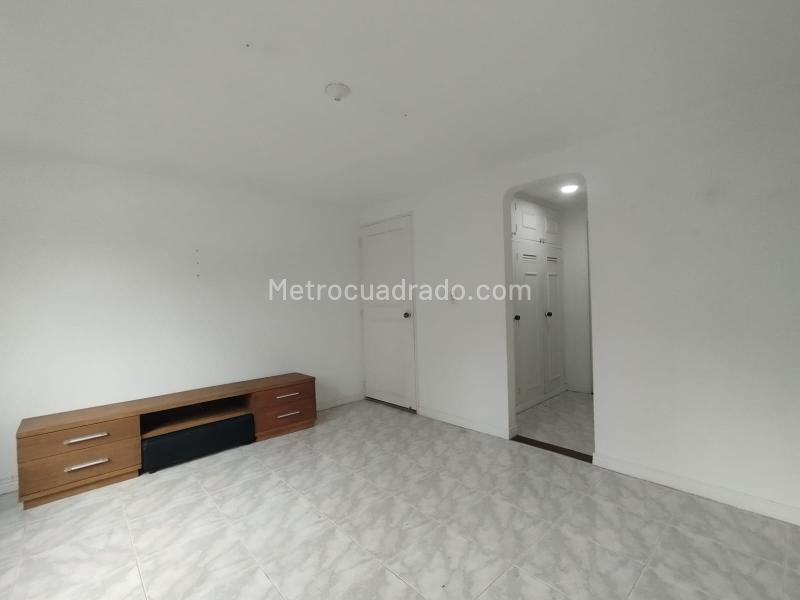 Spacious 4BR Apartment in Loma De Los Parra - 7