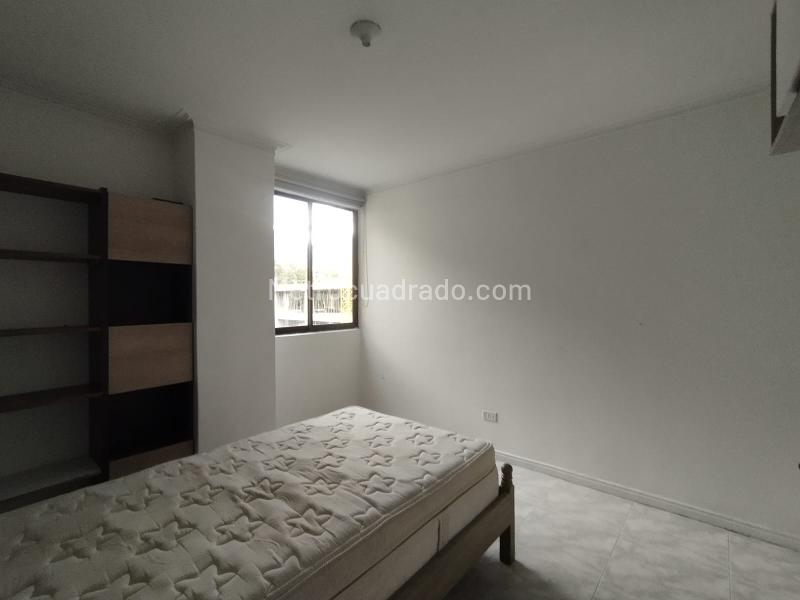 Spacious 4BR Apartment in Loma De Los Parra - 2