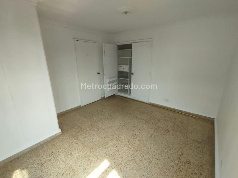 Spacious 4BR Apartment in La Candelaria - 9