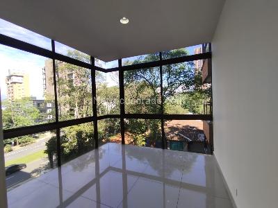 Apartamento de 3 alcobas en arriendo en Loma De Los Parra, Medellín, 200 m² · foto 2 de 20