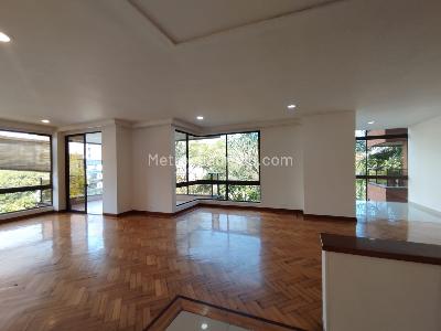 Apartamento de 3 alcobas en arriendo en Loma De Los Parra, Medellín, 200 m² · foto 3 de 20