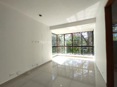 Apartamento de 3 alcobas en arriendo en Loma De Los Parra, Medellín, 200 m² · foto 12 de 20
