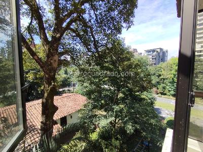 Apartamento de 3 alcobas en arriendo en Loma De Los Parra, Medellín, 200 m² · foto 18 de 20