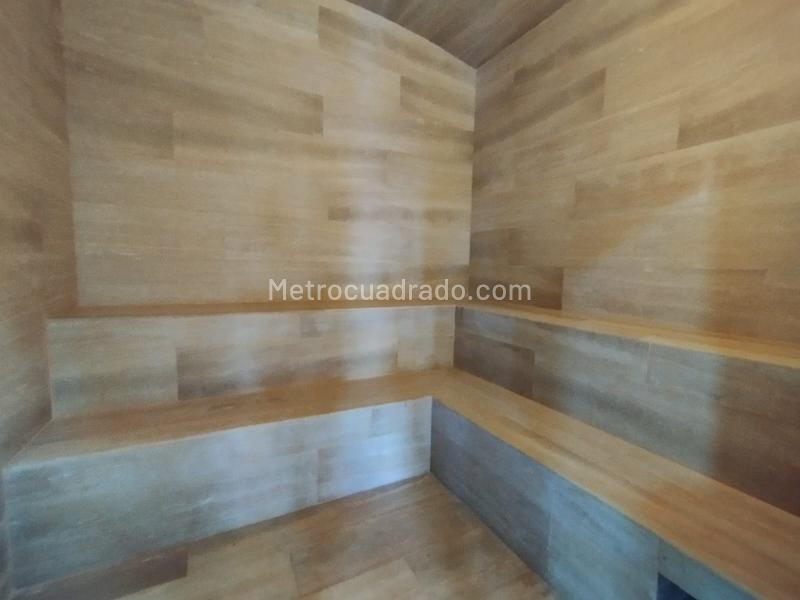 Casa Amplia de 4 Alcobas con Jardín en La Calera - 4