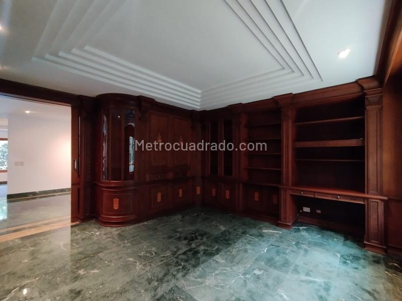 Casa Amplia de 4 Alcobas con Jardín en La Calera - 7