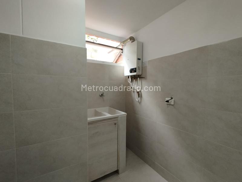 Apartamento Moderno de 3 Alcobas en El Tesoro - 4