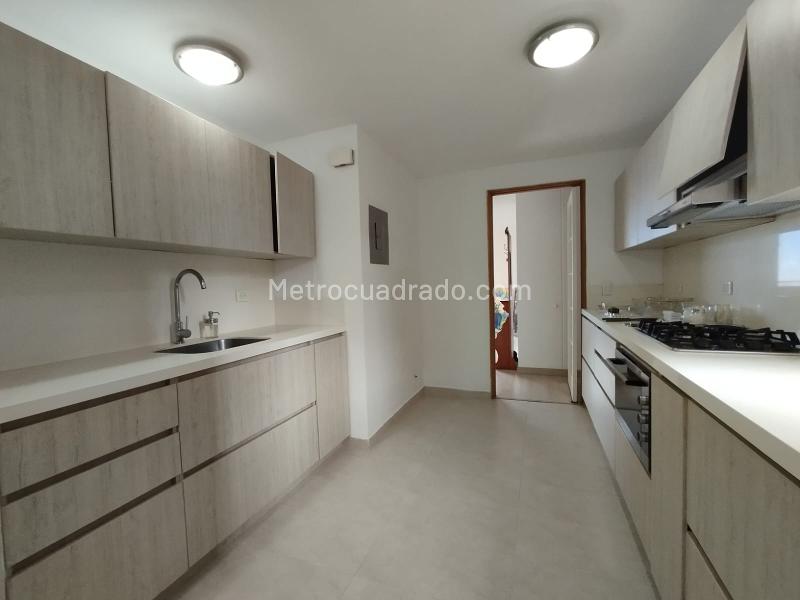 Apartamento Moderno de 3 Alcobas en El Tesoro - 5