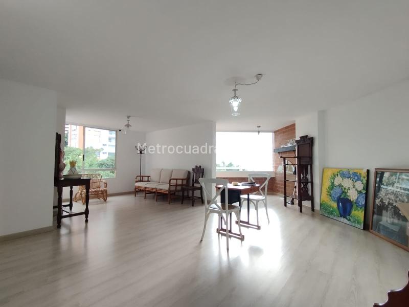 Apartamento Moderno de 3 Alcobas en El Tesoro - 9