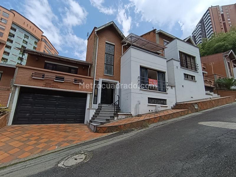 Casa Elegante de 4 Alcobas en La Calera