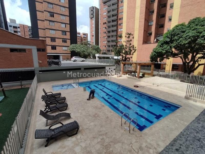 4BR Apartment in Jardines (213 m²)