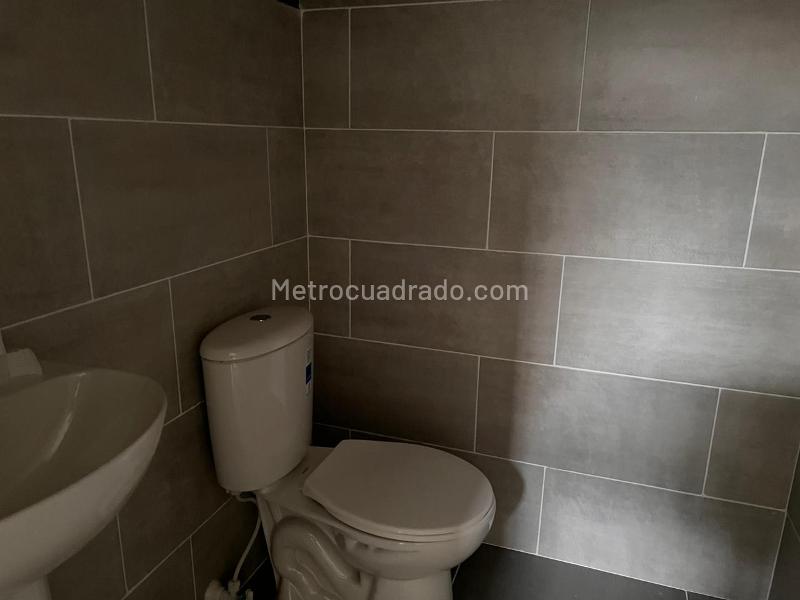 Casa comercial de 5 Alcobas en Laureles Medellín - 4