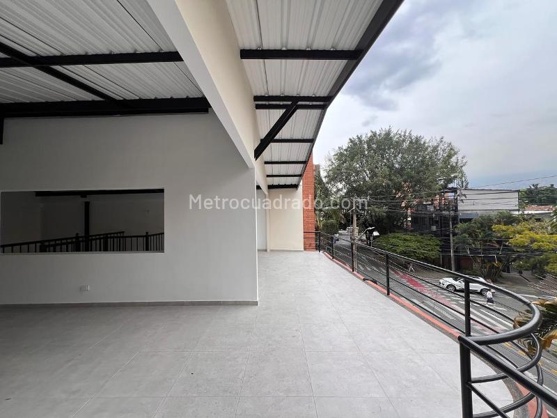 Casa comercial de 5 Alcobas en Laureles Medellín - 7