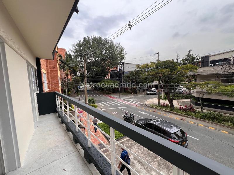 Casa comercial de 5 Alcobas en Laureles Medellín - 8