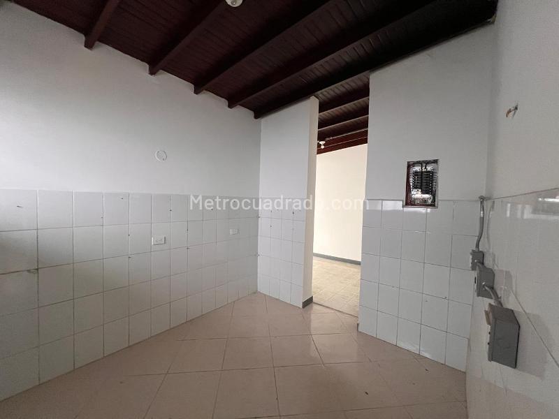 Casa comercial de 5 Alcobas en Laureles Medellín - 9
