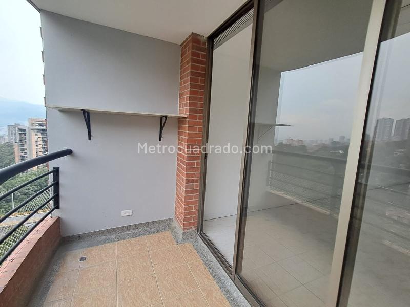 3BR Apartment in Altos Del Poblado - 2