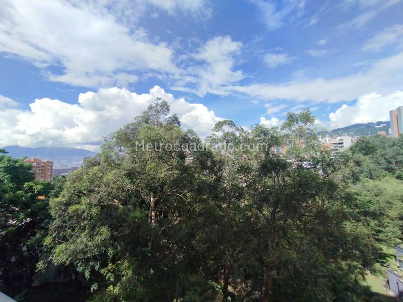 Spacious 4BR Apartment in La Florida El Poblado - 3