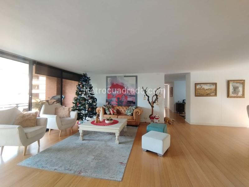 Spacious 4BR Apartment in La Florida El Poblado - 5