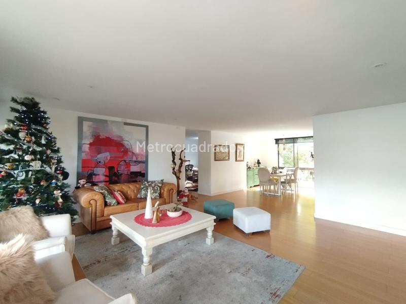 Spacious 4BR Apartment in La Florida El Poblado - 7