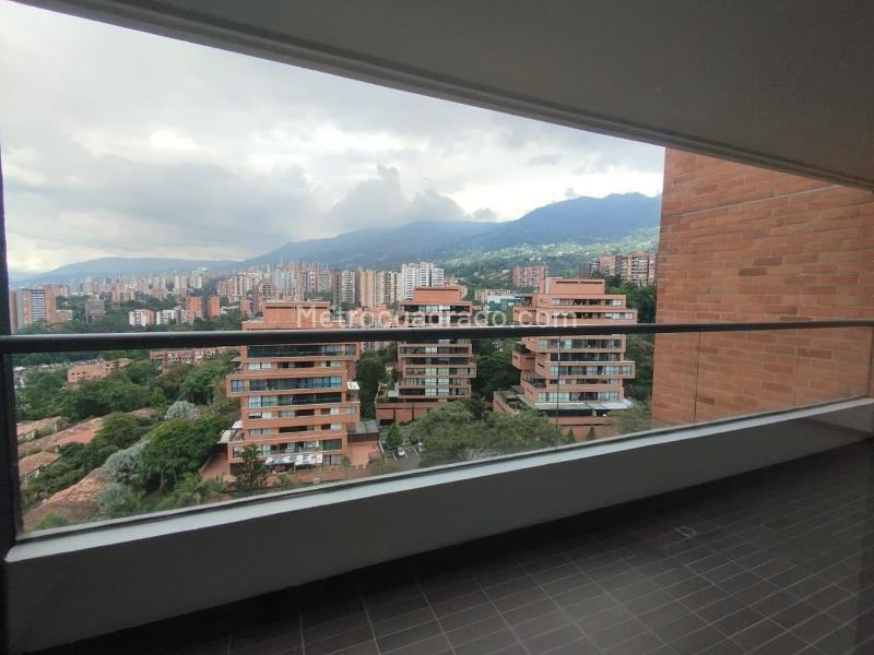 Espectacular Apartamento en Arriendo en Loma de las Brujas - 4