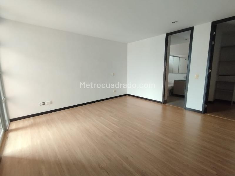 Espectacular Apartamento en Arriendo en Loma de las Brujas - 8