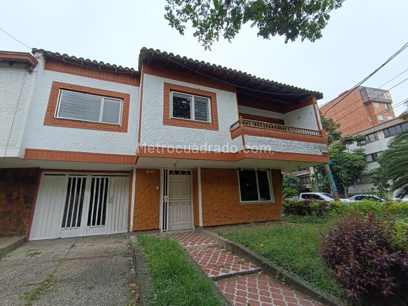 Commercial House for Sale in Simon Bolivar