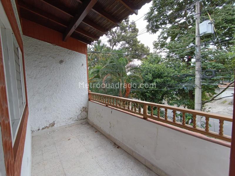 Commercial House for Sale in Simon Bolivar - 8