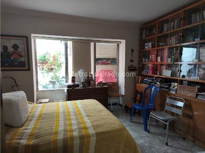 Casa de 3 alcobas en venta en Las Acacias, Medellín, 229 m² · foto 9 de 20