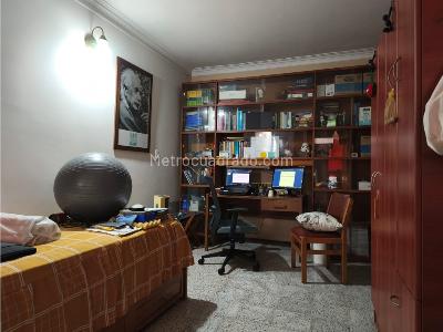 Casa de 3 alcobas en venta en Las Acacias, Medellín, 229 m² · foto 13 de 20