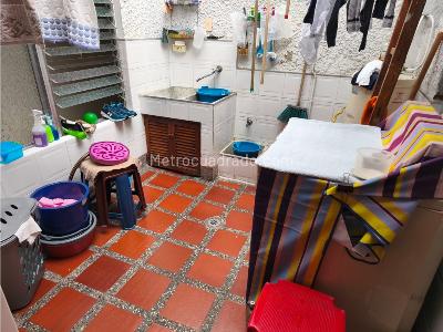 Casa de 3 alcobas en venta en Las Acacias, Medellín, 229 m² · foto 17 de 20