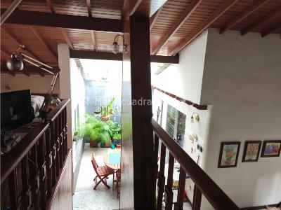 Casa de 3 alcobas en venta en Las Acacias, Medellín, 229 m² · foto 18 de 20