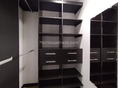 Apartamento de 1 alcoba en arriendo en La Asomadera, Medellín, 76 m² · foto 2 de 20