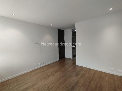 Apartamento de 1 alcoba en arriendo en La Asomadera, Medellín, 76 m² · foto 3 de 20