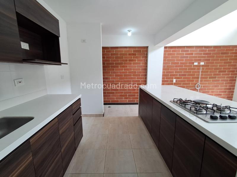 Apartamento de Lujo 2 Alcobas con Doble Altura en El Retiro - 5