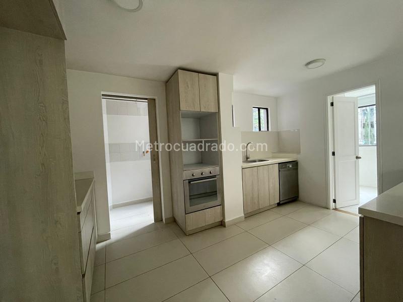 Apartamento de 3 Alcobas con Terraza Privada cerca a El Tesoro en El Poblado - 5